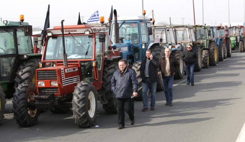 Οι αγρότες στα χέρια με Βούλγαρο οδηγό στον Προμαχώνα