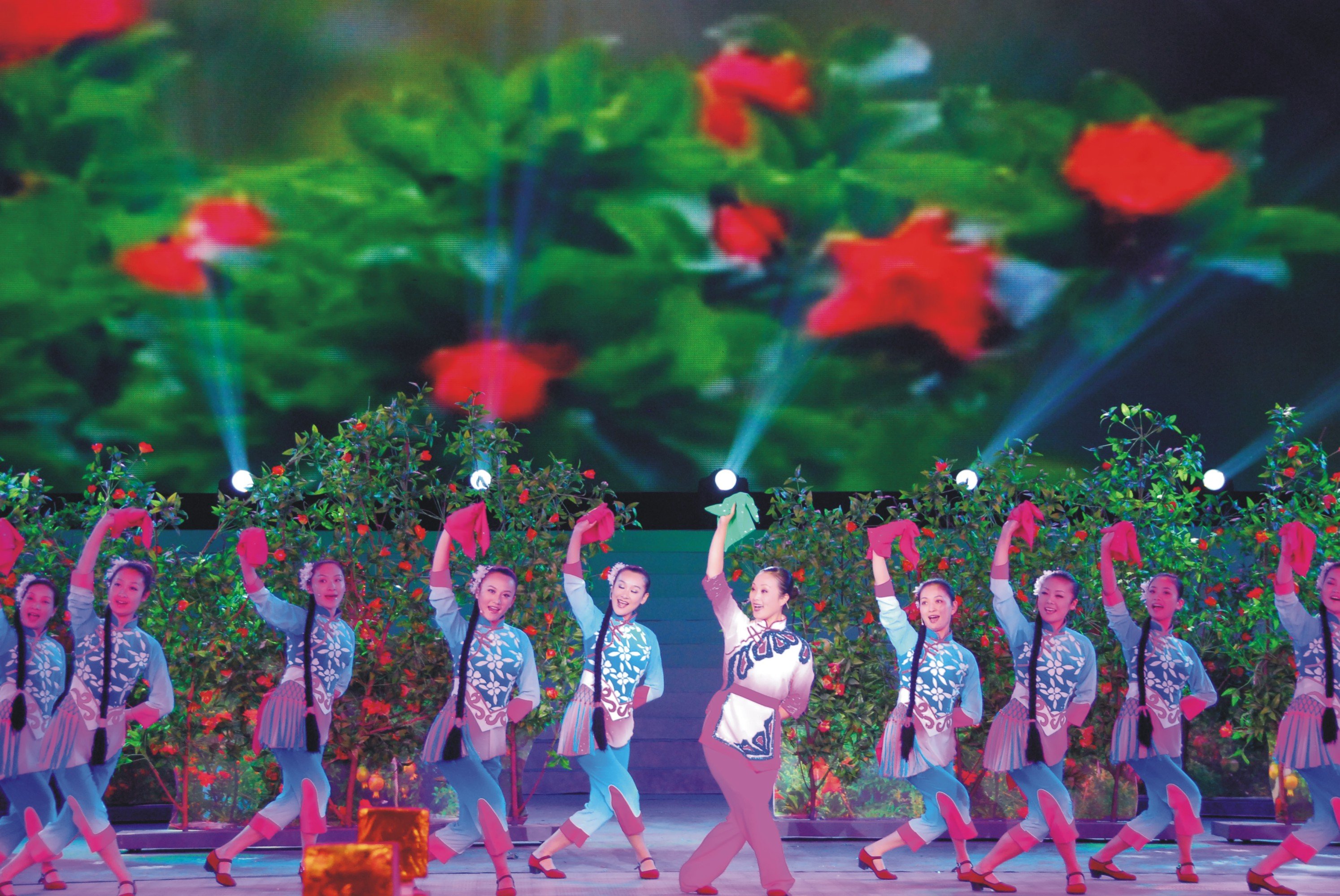 China Anhui Art Troupe Η διάσημη κινεζική ομάδα  σε ένα μαγικό πολυθέαμα  με χορό, μουσική και τραγούδια