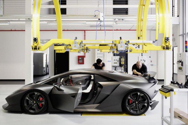 500 νέες προσλήψεις στην Lamborghini για το SUV Urus