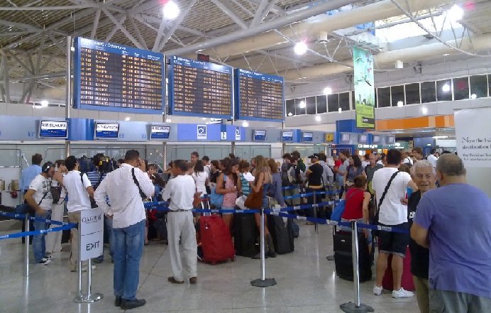Καθυστερήσεις στο αεροδρόμιο της Αθήνας, λόγω κινητοποίησης για επανέλεγχο επιβάτη