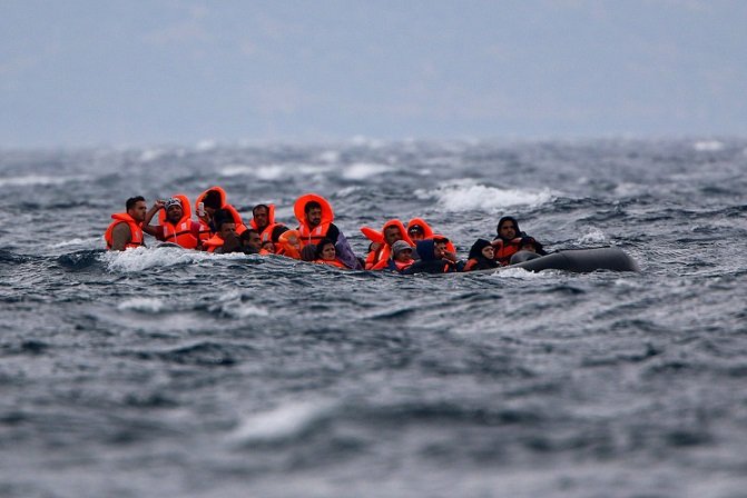 Τουλάχιστον 12 νεκροί σε νέο ναυάγιο στα ανοιχτά των τουρκικών ακτών