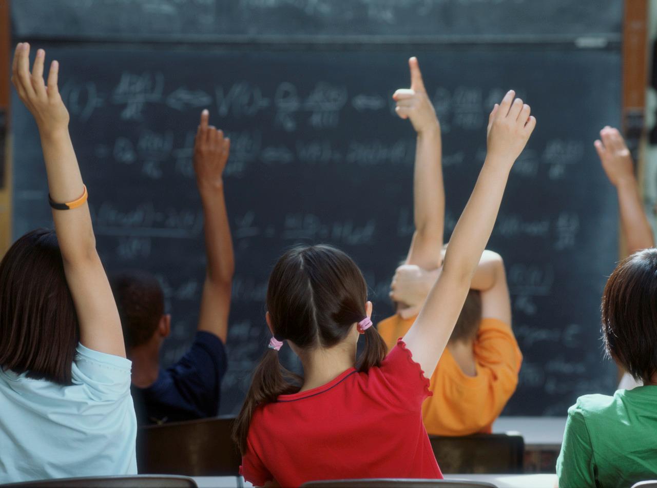 Απίστευτη πρόταση βουλευτή του ΣΥΡΙΖΑ: Να μπουν δίδακτρα στα δημόσια σχολεία