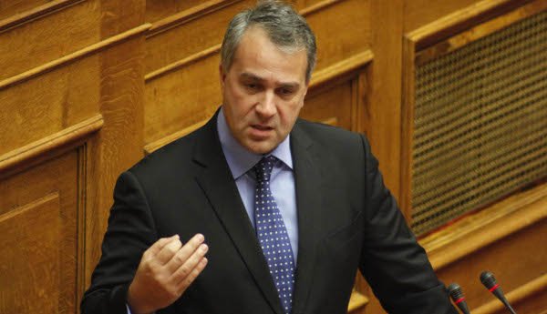 Βορίδης:  «Αν ο Παυλόπουλος δεν θέλει κριτική, να τηρεί το Σύνταγμα»