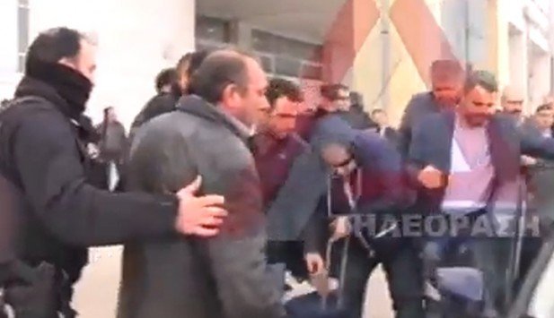 Προπηλακισμός βουλευτών του ΣΥΡΙΖΑ στην Αλεξανδρούπολη - ΒΙΝΤΕΟ