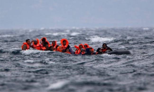 Τουλάχιστον 33 μετανάστες πνίγηκαν σε δύο ναυάγια ανοικτά των τουρκικών ακτών