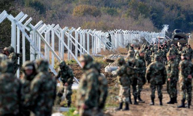 Σκόπια: Δεύτερος φράχτης στα σύνορα με την Ελλάδα