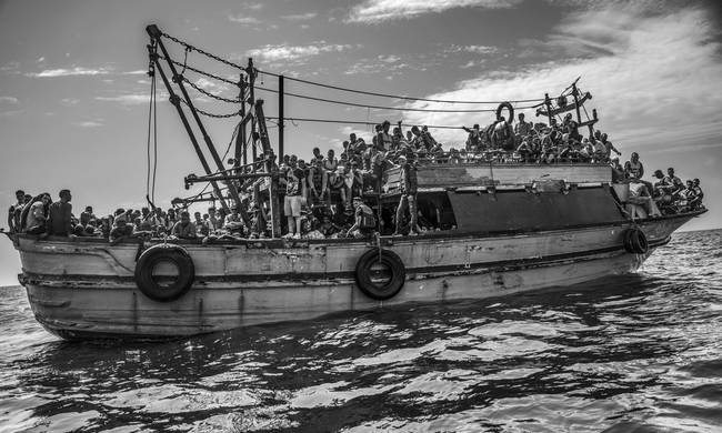 World Press Photo: Μια φωτογραφία προσφύγων στα ουγγρικά σύνορα παίρνει το πρώτο βραβείο (pics)