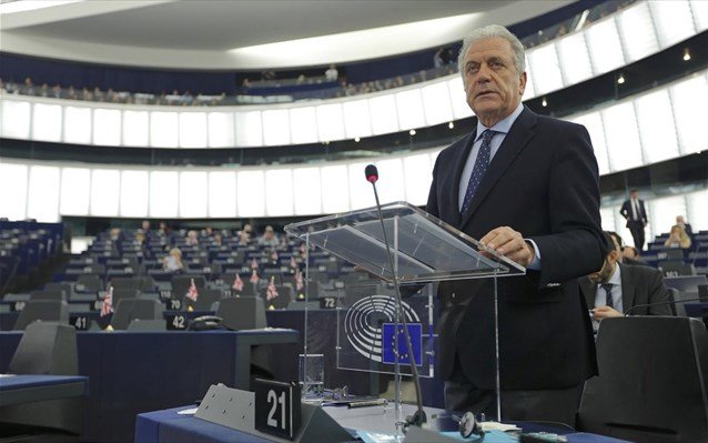 Αβραμόπουλος: Δεν τίθεται θέμα για το τέλος της ζώνης Σένγκεν, ούτε αποκλεισμού κράτους από αυτήν