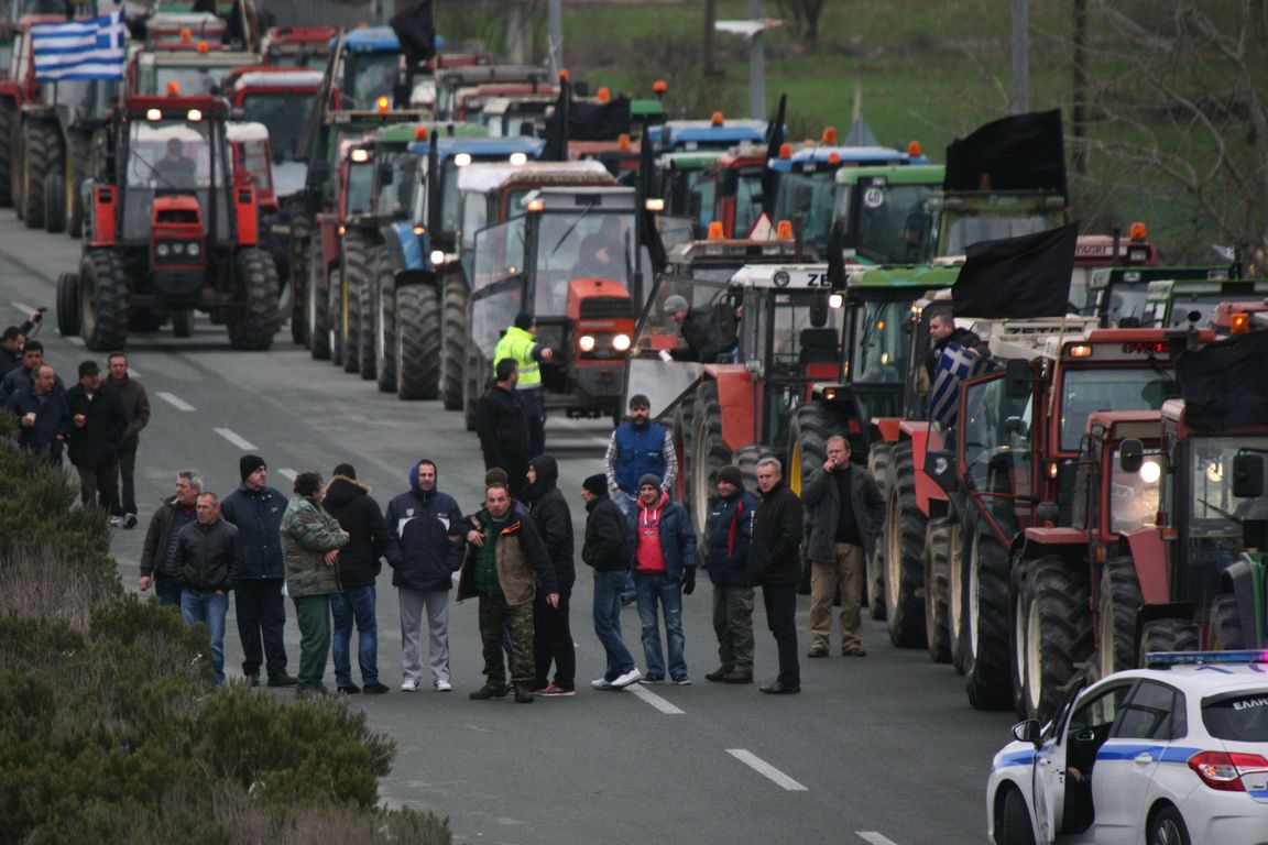 Κλείνουν την παλιά εθνική οδό στο ύψος Στεφανοβικείου οι αγρότες