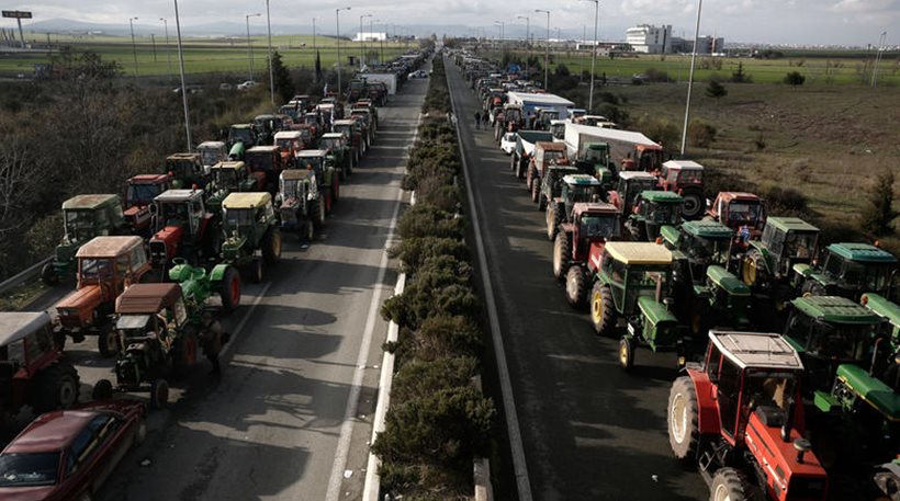 Συνεχίζονται οι αποκλεισμοί των εθνικών οδών από τους αγρότες σε Ξάνθη και Ροδόπη