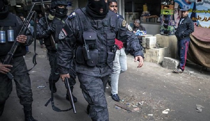 Αίγυπτος: Το στρατοδικείο καταδίκασε σε ισόβια τετράχρονο αγόρι