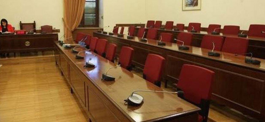 Yπέρ του νομοσχέδιου για τη Δημόσια Διοίκηση ΣΥΡΙΖΑ και ΑΝ.ΕΛ