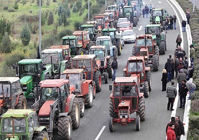 Κινητοποιήσεις αγροτών: Παραμένουν τα μπλόκα σε Τέμπη & Νίκαια