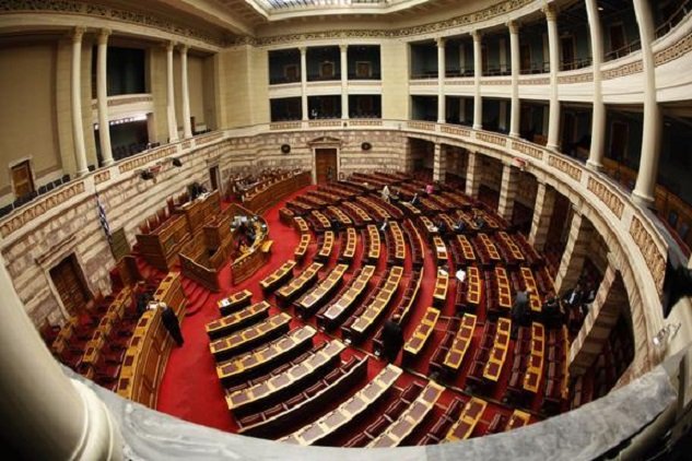 Ψηφίστηκε από τη Βουλή η τροπολογία για τις τηλεοπτικές άδειες