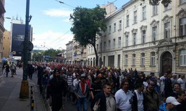 Σλοβακία: Σιωπηλή πορεία σε ένδειξη διαμαρτυρίας για την είσοδο των νεοναζί στη Βουλή