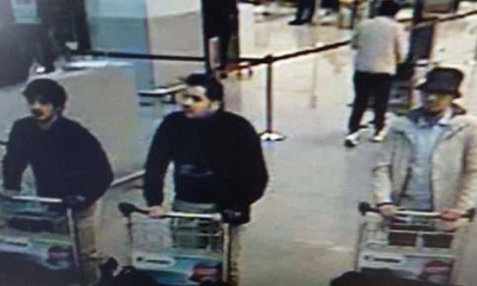 Οι κινήσεις του τρίτου τρομοκράτη στο αεροδρόμιο των Βρυξελλών (βίντεο)
