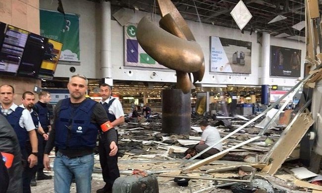 Βρυξέλλες: Μπέρδεμα που έγινε με την εταιρεία ταξί, ανάγκασε τους καμικάζι να αφήσουν πίσω τους μια μεγάλη βόμβα