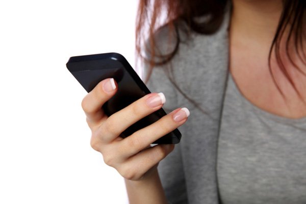 «Βόμβα»: Έρχεται νέο «χαράτσι» στα κινητά τηλέφωνα;