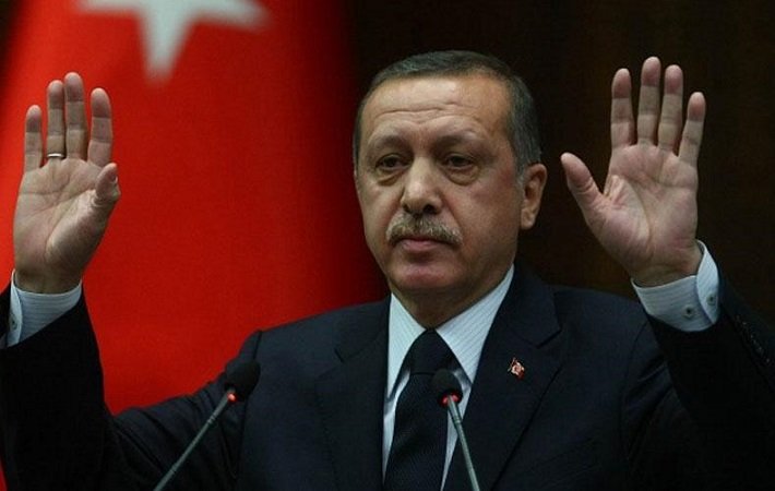 Η ΕΕ κουνάει το δάχτυλο στην Τουρκία μετά τη διαμαρτυρία για το τραγούδι που σατίριζε τον Ερντογάν