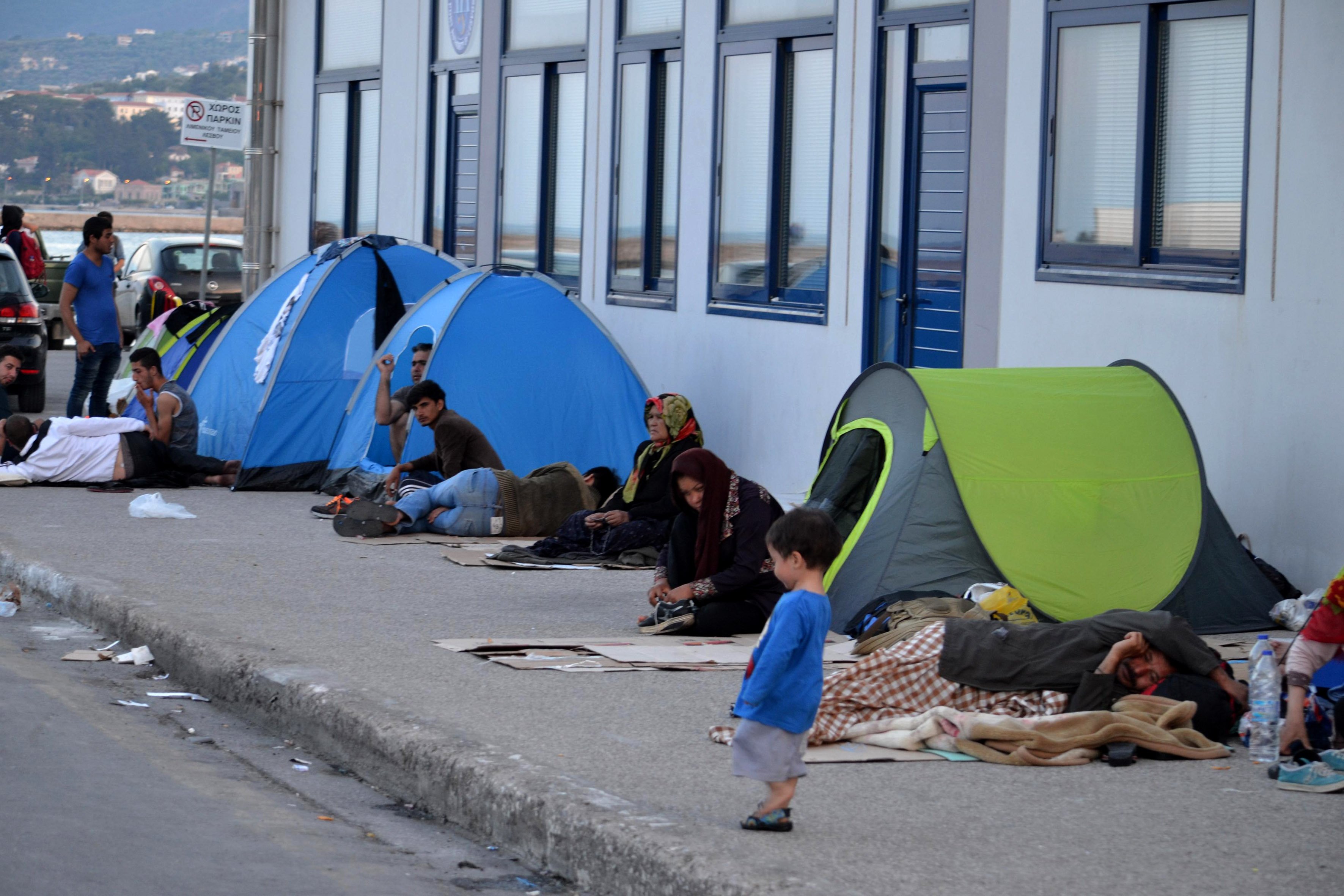 Χαρταετοί και Κούλουμα με τους πρόσφυγες στο Ελληνικό
