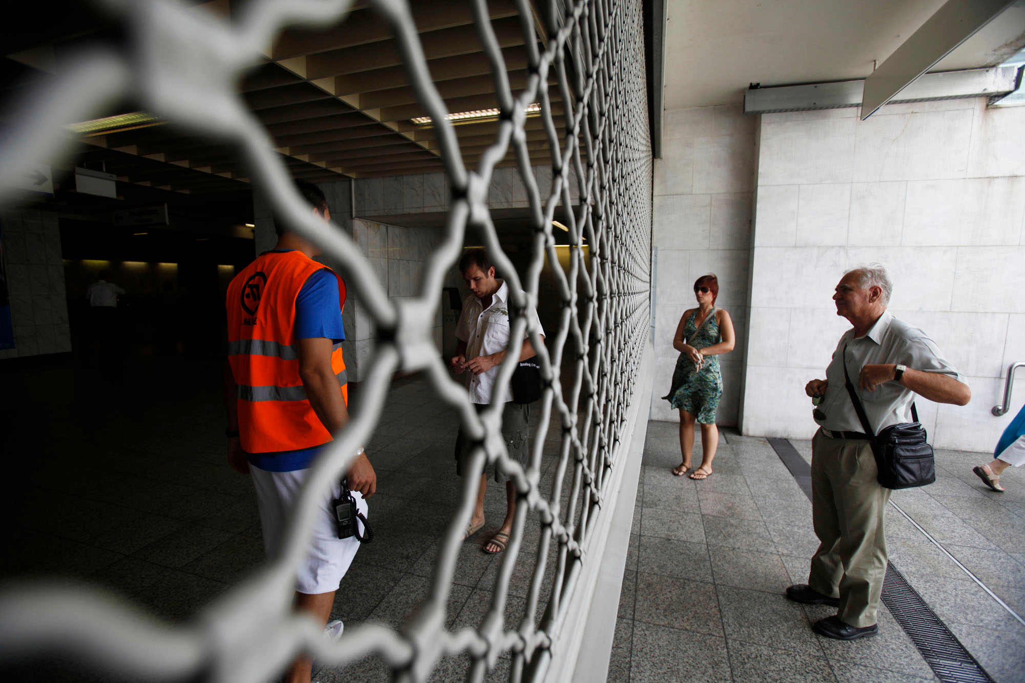 ΤΡΟΜΟΣ: Συναγερμός για νέο χτύπημα σε σταθμούς του Μετρό