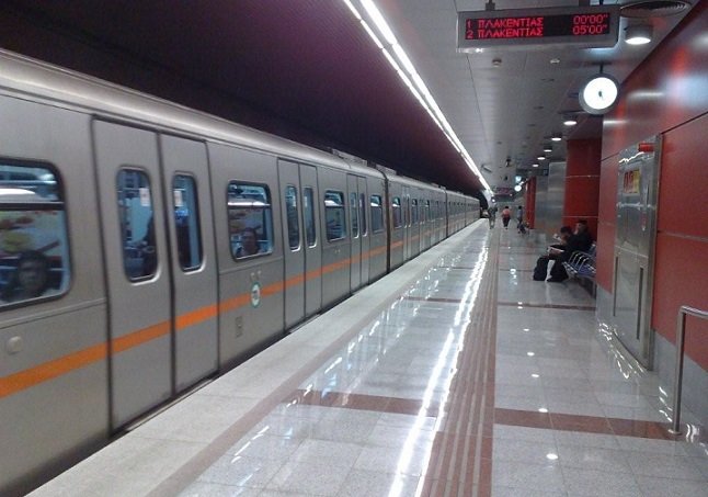 Νέα επίθεση με βαριοπούλες σε σταθμό του μετρό - Αυτή τη φορά στο Μοναστηράκι