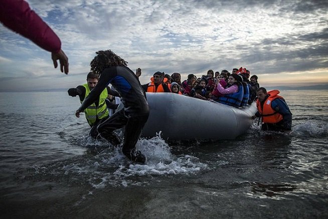 Κομισιόν: Ενθαρρυντική η μείωση αφίξεων προσφύγων & μεταναστών στα ελληνικά νησιά