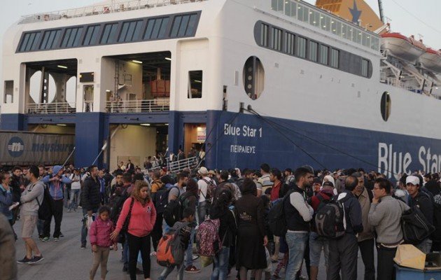 Λέσβος & Χίος: Δεν εκδίδονται εισιτήρια πλοίων για πρόσφυγες & μετανάστες