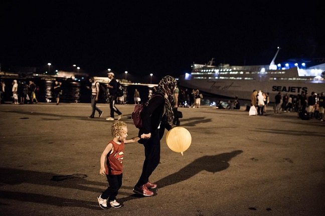Στην Κατερίνη μεταφέρονται 100 μετανάστες από το λιμάνι του Πειραιά
