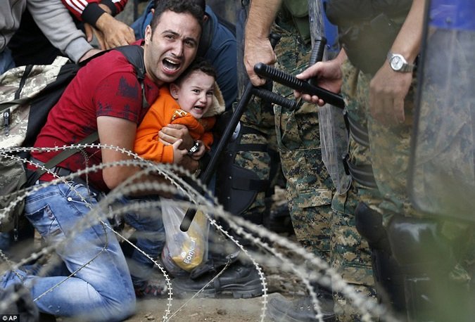 Έκρυθμη η κατάσταση - Μαχαιρώθηκαν πρόσφυγες στο hotspot της Χίου
