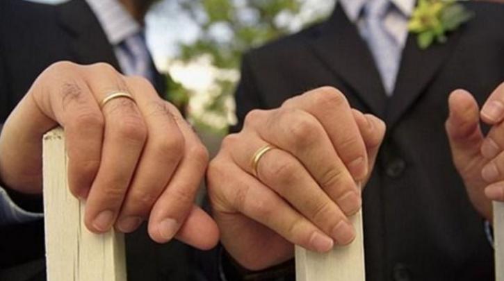 Την ακύρωση του συμφώνου συμβίωσης για ομόφυλα ζευγάρια ζητούν με προσφυγή τους στο ΣτΕ τρεις Μητροπολίτες
