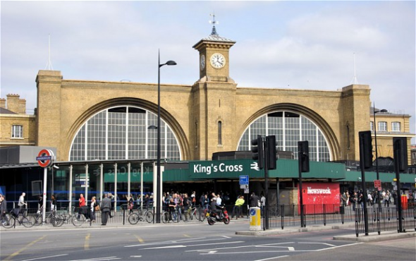 TΩΡΑ: Εκκενώνεται ο σταθμός Kings Cross του μετρό στο Λονδίνο