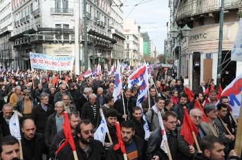 Στους δρόμους το ΠΑΜΕ: Συλλαλητήρια σε Αθήνα και Θεσσαλονίκη για το ασφαλιστικό