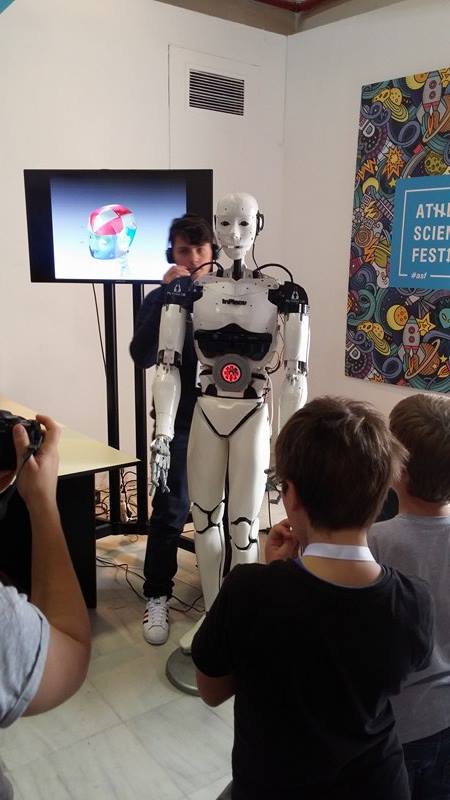 Ελληνικά θαύματα: Ο 16χρονος κατασκευαστής του ανθρωποειδούς ρομπότ και η καθηγητρια για Νόμπελ