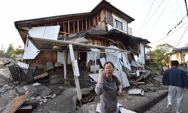 Νύχτα τρόμου και αγωνίας στην Ιαπωνία από το σεισμό 7,3 Ρίχτερ