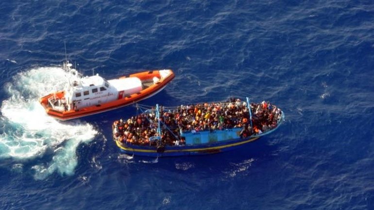 Ιταλία: Οι μετανάστες να ταυτοποιούνται στα πλοία που τους διασώζουν
