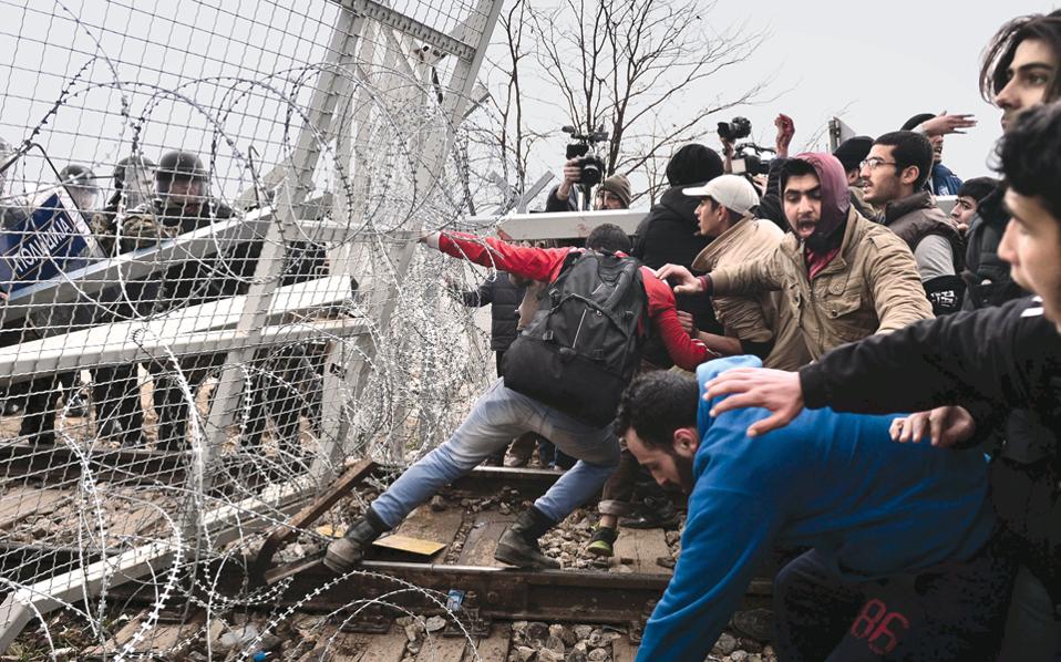 Δεκάδες πρόσφυγες πέρασαν στα Σκόπια από την Ειδομένη (;)