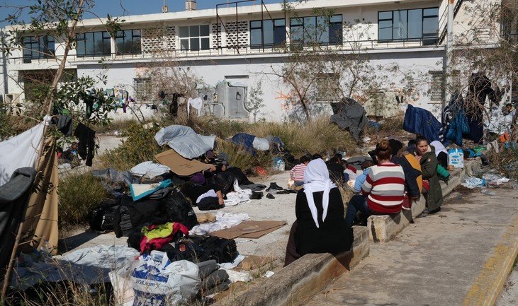 Αδειάζουν το Ελληνικό από τους πρόσφυγες