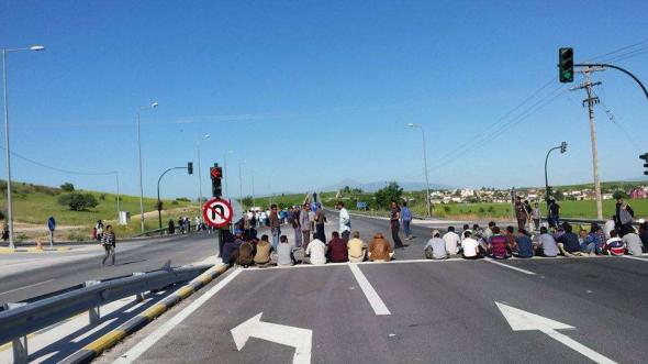 Κλειστή η Εθνική Οδός Λάρισας - Τρικάλων από διαμαρτυρία μεταναστών