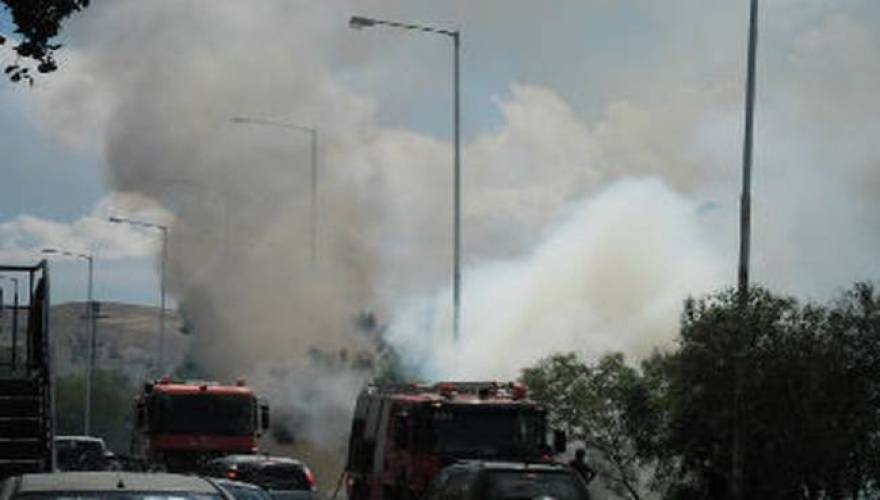 Χαλκίδα: Φωτιά κοντά στην υψηλή γέφυρα