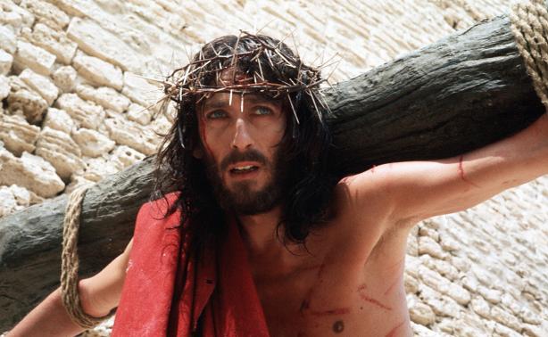 Πως είναι σήμερα ο ηθοποιός από τη ταινία ο «Ιησούς από τη Ναζαρέτ»;