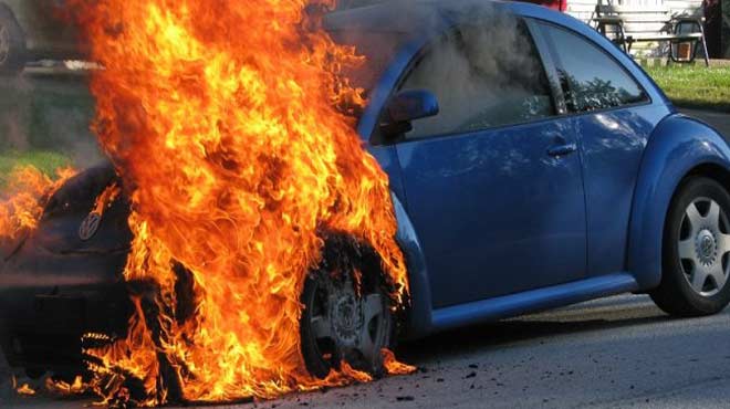 Θεσσαλονίκη: Έκαψαν ολοσχερώς το αυτοκίνητο αθλητικού συντάκτη