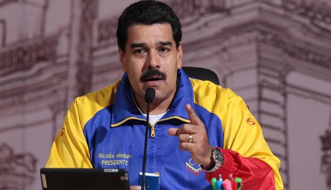 Η Ισπανία ανακαλεί τον πρέσβη της στην Βενεζουέλα
