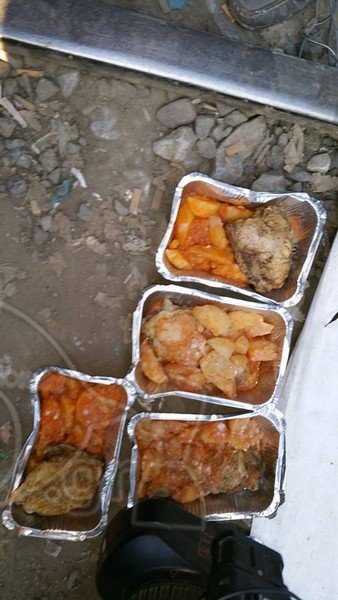 Ειδομένη: Μοίρασαν μουχλιασμένο φαγητό στους πρόσφυγες!