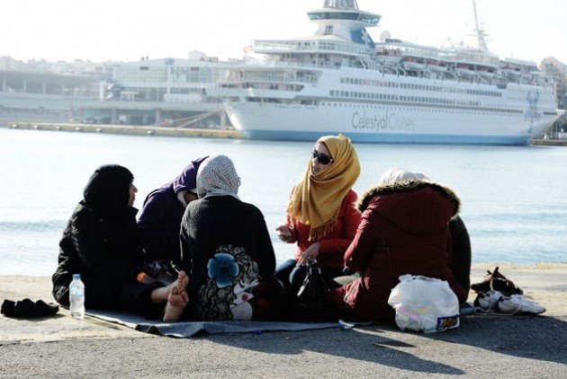 Αδειάζει από πρόσφυγες η πύλη Ε-2 του λιμανιού του Πειραιά