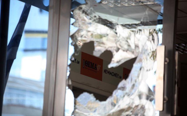 Η ΕΣΗΕΑ καταδικάζει την επίθεση στα γραφεία της εφημερίδας «Πρώτο Θέμα»
