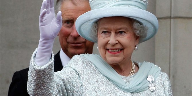 Η απίστευτη αποκάλυψη για την βασίλισσα Ελισάβετ που σήμερα έχει γενέθλια