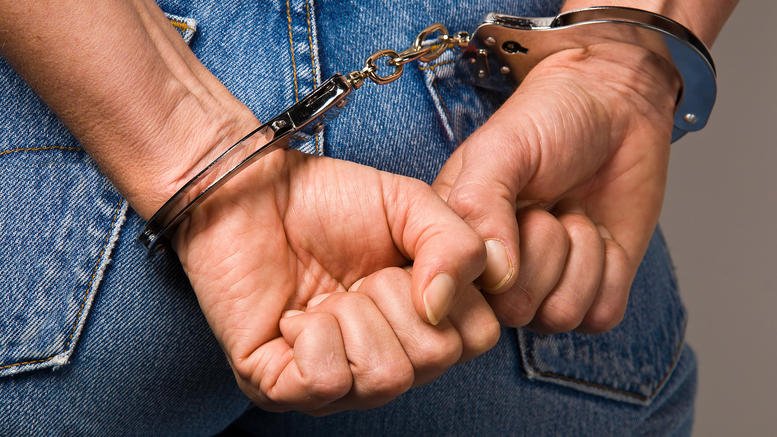 Πασχαλινές… συλλήψεις: 43χρονος στη Λέρο έκρυβε πάνω από 5.000 κροτίδες