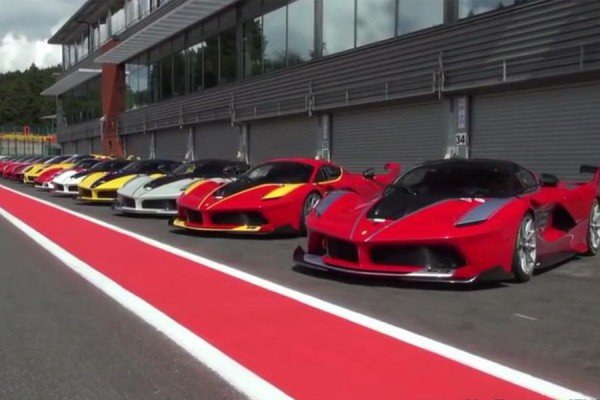 21 διαφορετικές Ferrari FXX K "ουρλιάζουν" στην πίστα
