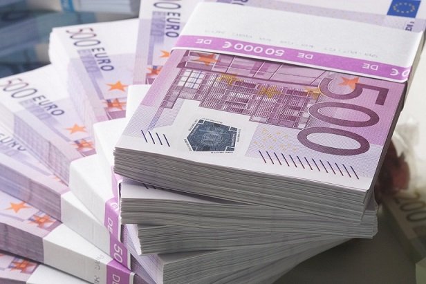 Η ΕΚΤ ανακοίνωσε ότι διακόπτει την παραγωγή χαρτονομισμάτων των 500 ευρώ